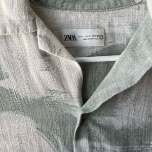 Zara Green and Cream Button-Up Shirt